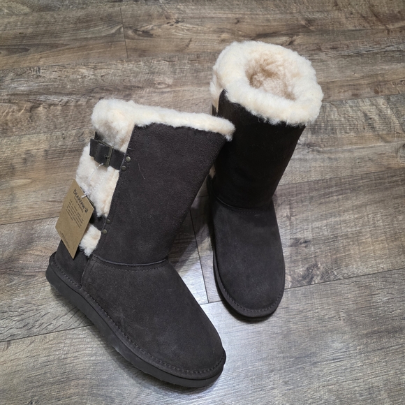 BearpawWomen's Shearling-Lined Boots Size 9